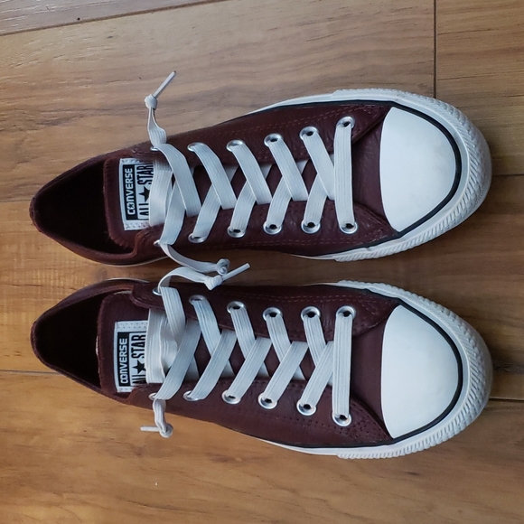 Converse Chuck Taylor Leather Low Top